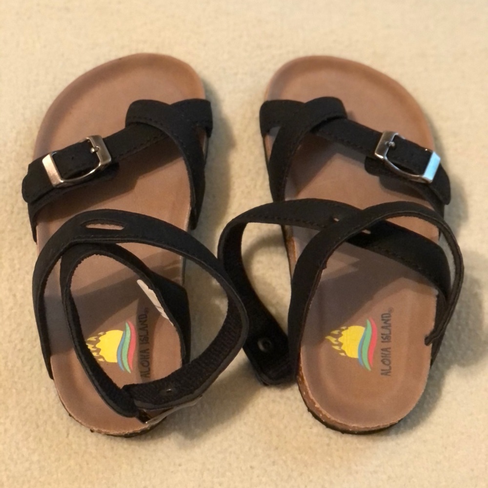 Toddler sandals!🩴 Cute for the summer! ☀️